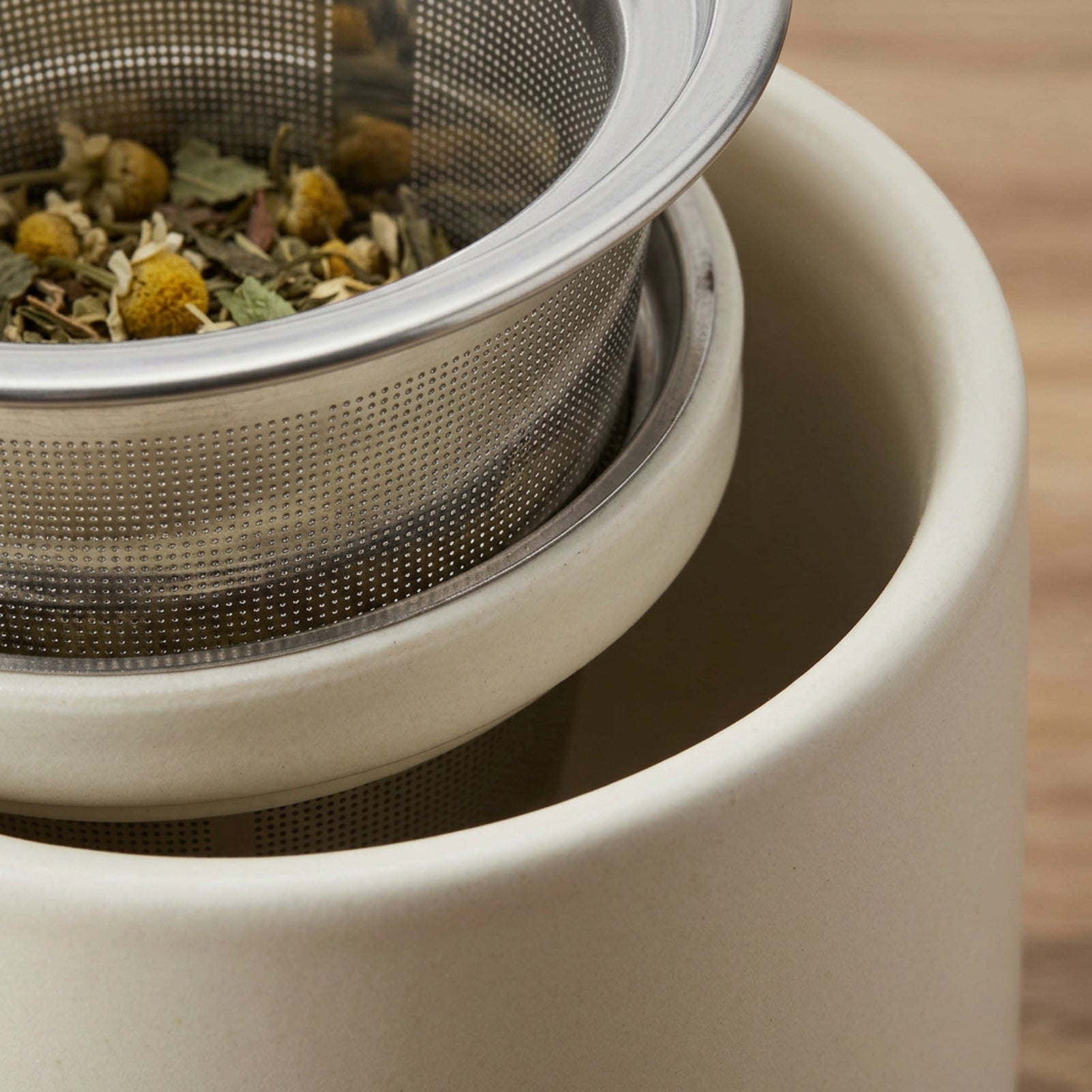Blocn Ivory Ceramic Tea Mug with Infuser 16 oz